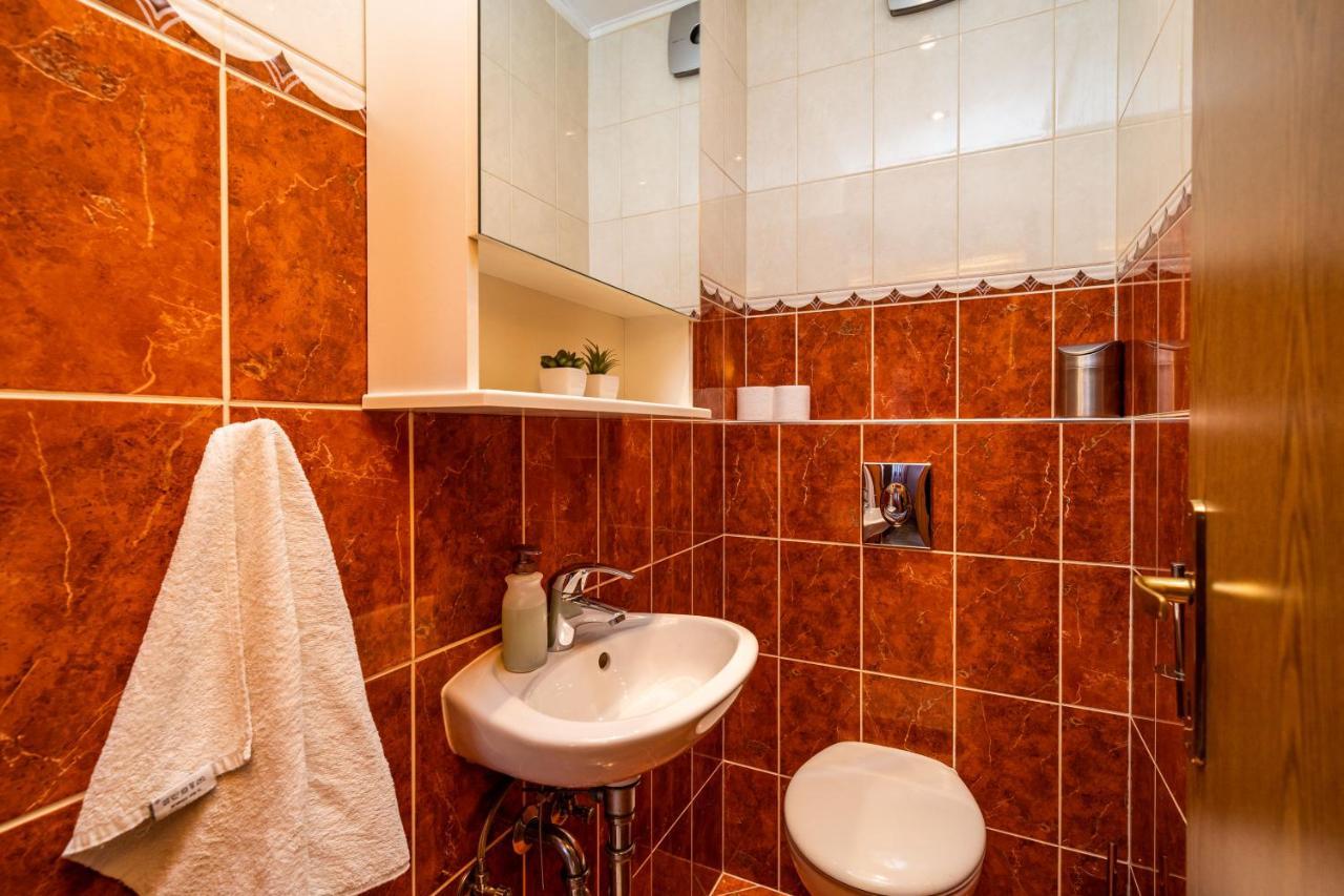 Spacious Three Bedroom Apartment Дубровник Екстериор снимка